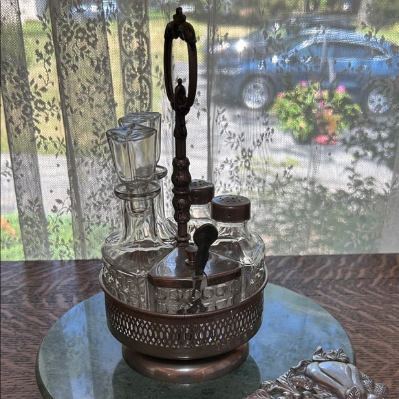 Wales of Sheffield Vintage Silverplate Cut Glass Cruet Set Made in Italy - Picture 4 of 16